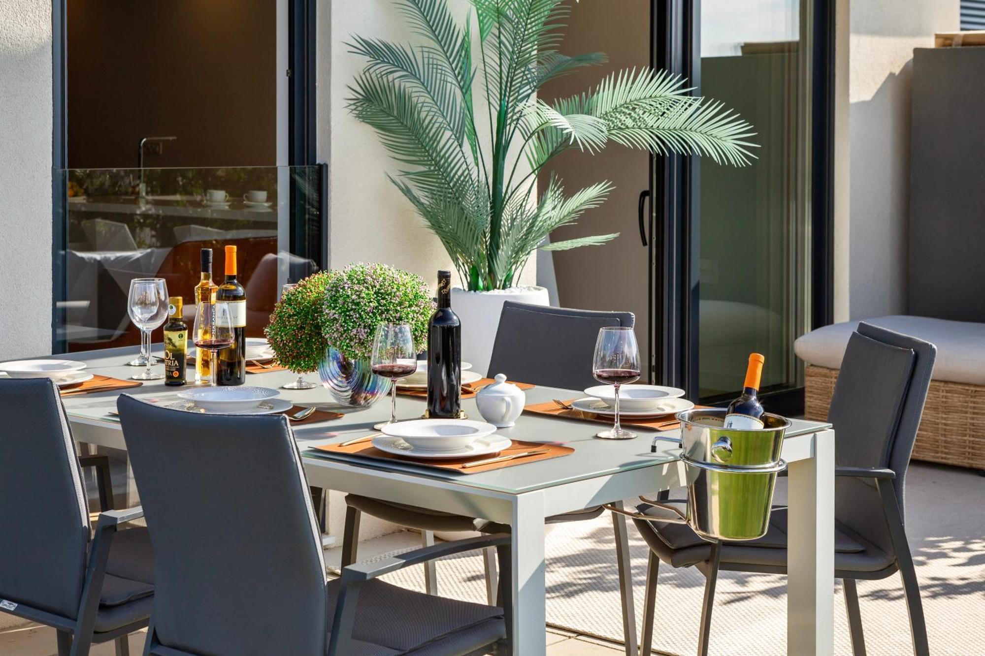 New Luxury Apartment With Private Heated Pool And Amazing Terrace With Seaview Split Eksteriør billede