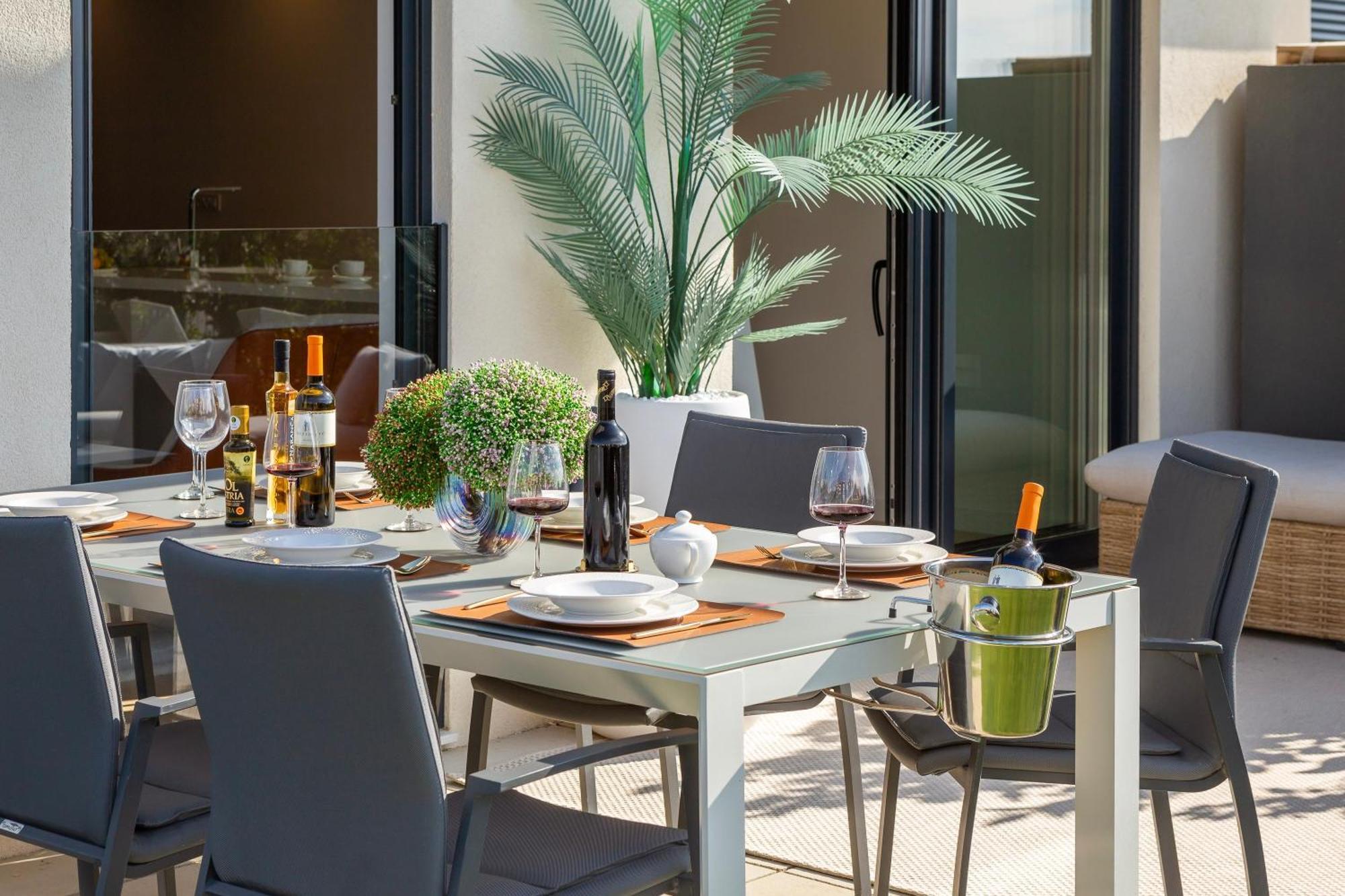 New Luxury Apartment With Private Heated Pool And Amazing Terrace With Seaview Split Eksteriør billede
